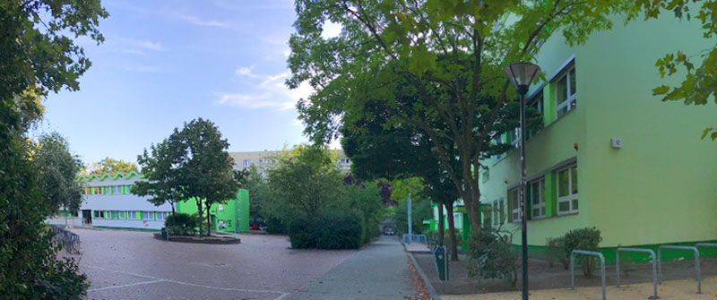 Schulsozialarbeit an der Konrad-Wachsmann-Schule, Integrierte Sekundarschule, Berlin Marzahn-Hellersdorf, Schulhof Schulsozialarbeit an der Konrad-Wachsmann-Schule, Integrierte Sekundarschule, Berlin Marzahn-Hellersdorf, Schulhof